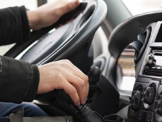 Był nietrzeźwy i miał zakaz sądowy. Został zatrzymany