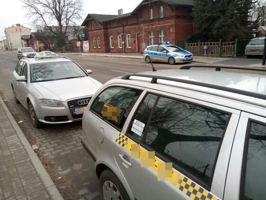 Działania "taxi". Policjanci sprawdzili taksówki