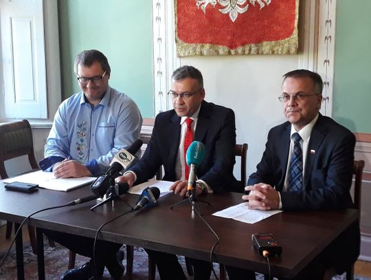 Jarosław Sellin w Wejherowie. Odwiedził "Książnicę". 