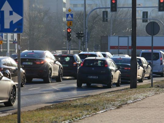 Kierowcy mogą powiedzieć „uff”. Jest decyzja w sprawie opłat od samochodów spalinowych