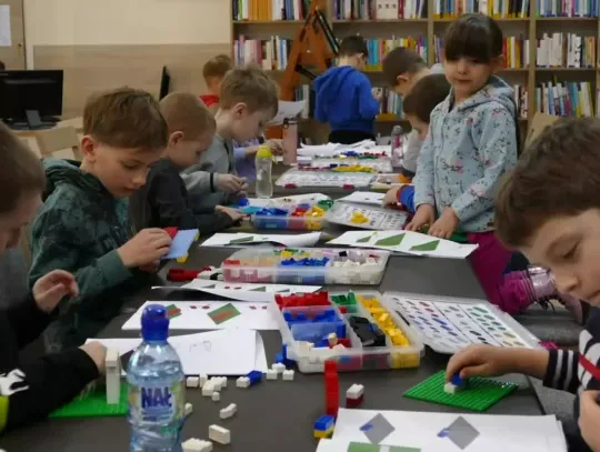 Kolorowy świat klocków w Powiatowej Bibliotece Publicznej