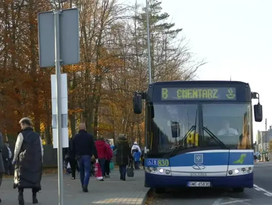 Komunikacja miejska na Wszystkich Świętych