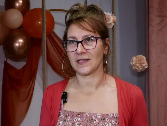 Kreatywne piątki dla seniorów – sztuka, rozmowy i inspiracje w Magnolii