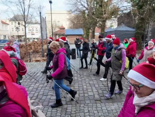 Marsz pełen uśmiechu, energii i ruchu pokazał, że zimowy dzień może być naprawdę wyjątkowy.