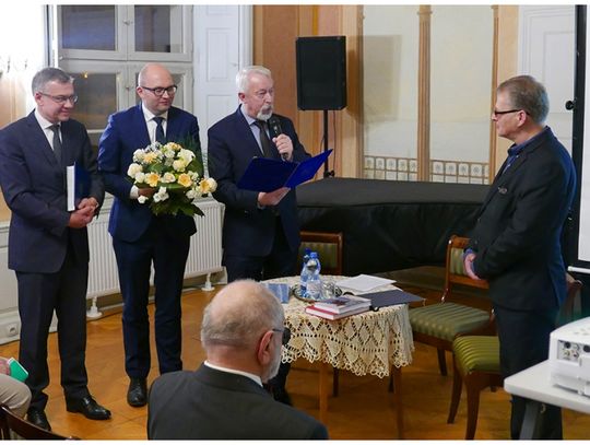 Medal Róży. Tomasz Żmuda - Trzebiatowski i wydawnictwo BiT