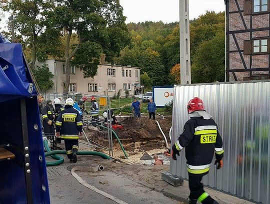 Mężczyzna wpadł do wykopu na placu budowy w Wejherowie. Mimo reanimacji - zmarł. 
