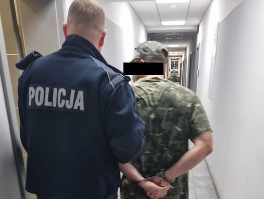 Młotek, kamienie i pościg...