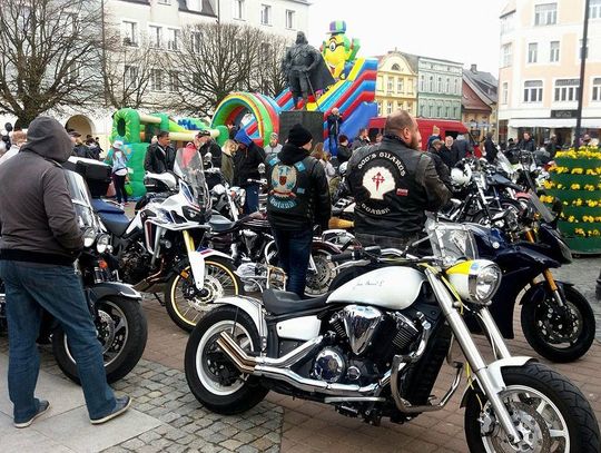 MotoKrew 2017. Motocykliści na Placu Wejhera.