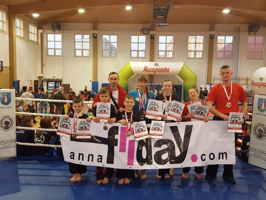 Nie mają sobie równych. Medalowy Nowy Sącz dla kickboxerów z Wejherowa. 