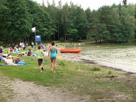 Nowe oznakowanie. Jezioro Zawiat w Bieszkowicach