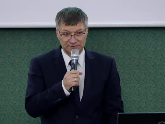 Nowe uchwały Powiatu Wejherowskiego: wsparcie rodzin i rozwój transportu publicznego