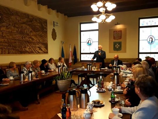  "Obywatel - Senior" i "Srebrna nitka". Studenci - seniorzy u Prezydenta... 