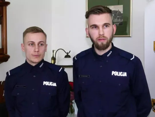 Odwaga i profesjonalizm w obliczu ognia: Starosta Wejherowski uhonorował bohaterskich policjantów.