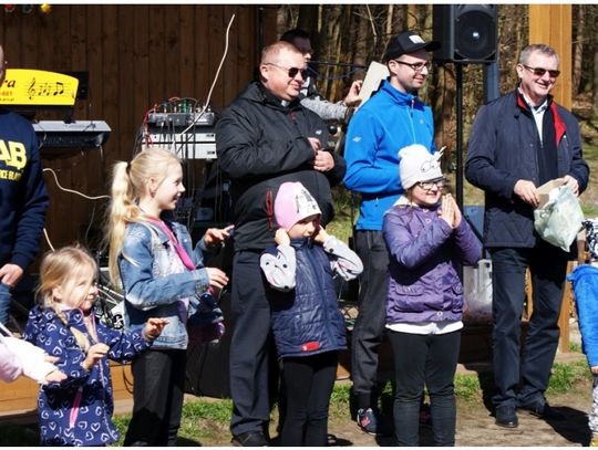 Piknik na Jakubowej Polanie. Mieszkańcy os. Fenikowskiego otworzyli nowy sezon...