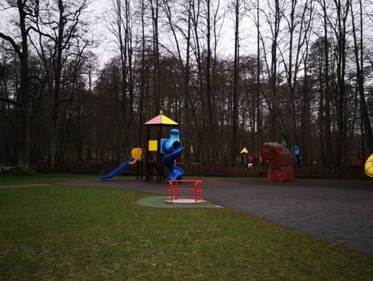 Place zabaw pod kontrolą. Ubezpieczenie miejsca zabaw...