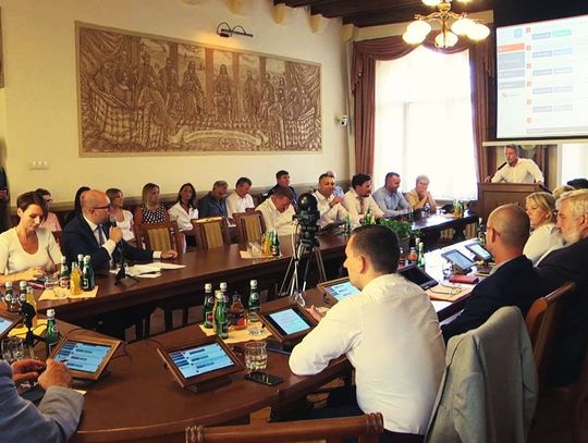 Podwyżki dla nauczycieli. Wejherowscy radni zdecydowali...