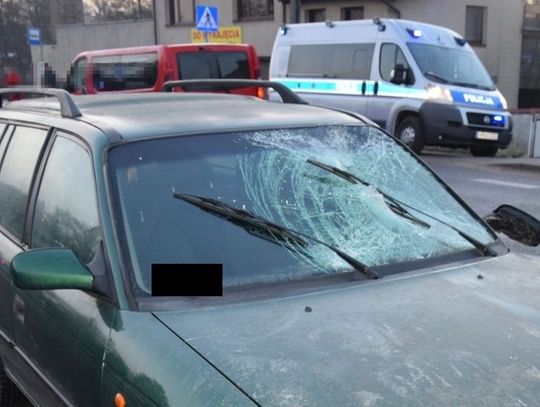 Potrącenie pieszego. Policjanci wyjaśniają okoliczności