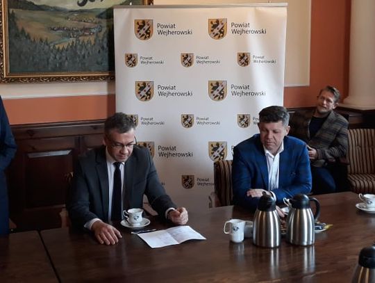 Powiatowe wsparcie. Umowy z klubami sportowymi