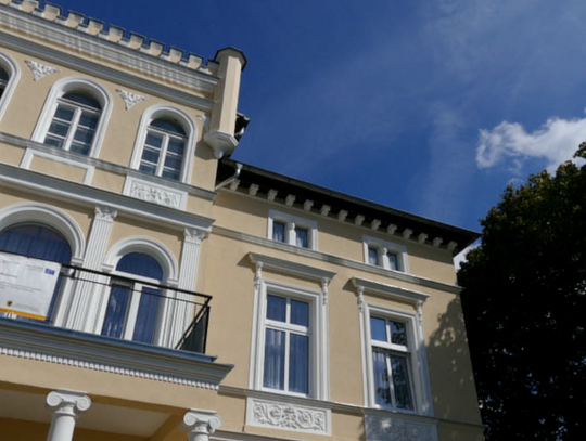 Rewitalizacja dwóch kamienic. Nowy wygląd budynku na Dworcowej i Puckiej