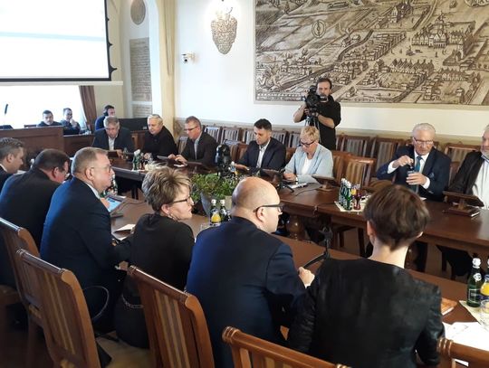 Sesja nadzwyczajna. Bezdomne zwierzęta...