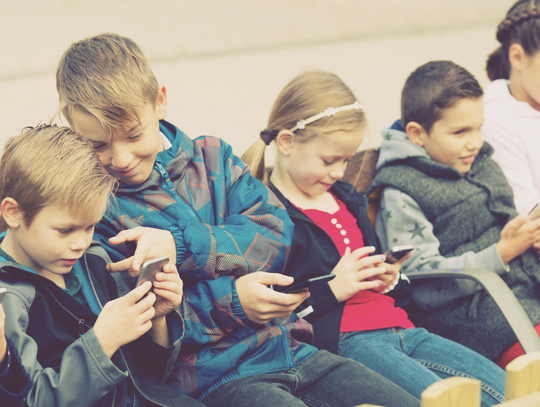 Social media dozwolone od lat 16. Cyberprzemoc wobec dzieci