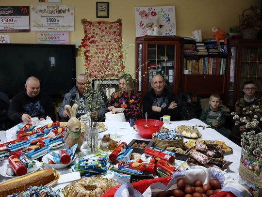 Świąteczne spotkanie w domu społecznym przy ul. Dworcowej