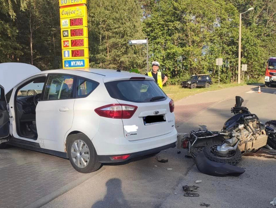 Tragiczny wypadek w Szemudzie: Zderzenie samochodu Ford i motocykla BMW na skrzyżowaniu ul. Wejherowskiej z ul. Sportową