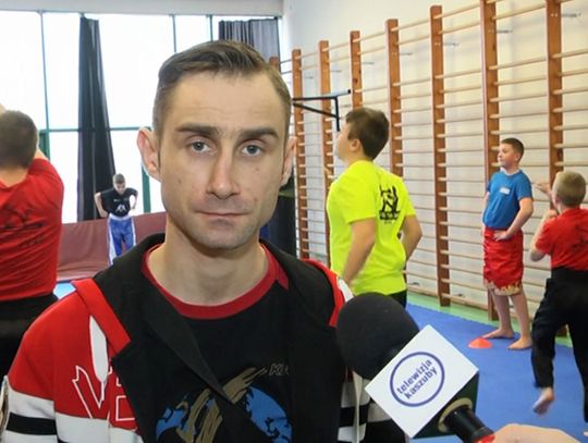 Trwa zgrupowanie  Wejherowskiego Stowarzyszenia Sportowego. Młodzi adepci kickboxingu szkolą się w Luzinie.