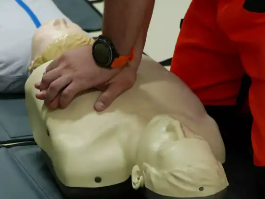 Trzy edycje kursu pierwszej pomocy dały mieszkańcom nową szansę na ratowanie życia