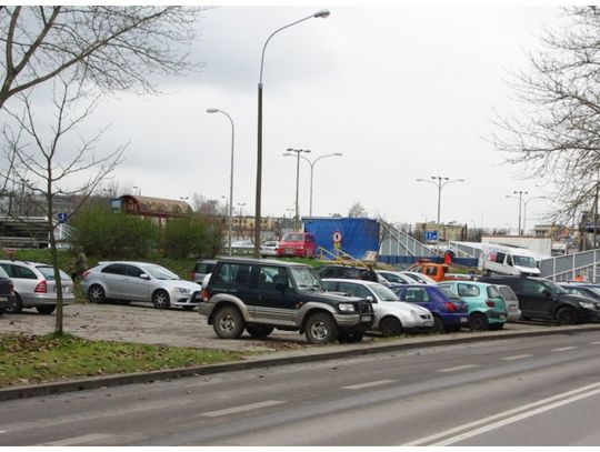 Uwaga!!! Kierowcy muszą przestawić pojazdy z parkingu przy ul. Rejtana. 