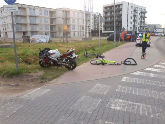 Wejherowo. Motocyklista wjechał w dwóch rowerzystów