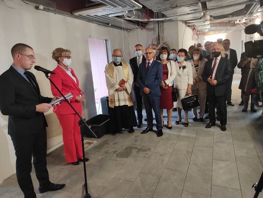 Wmurowanie aktu erekcyjnego. Rozbudowa starostwa