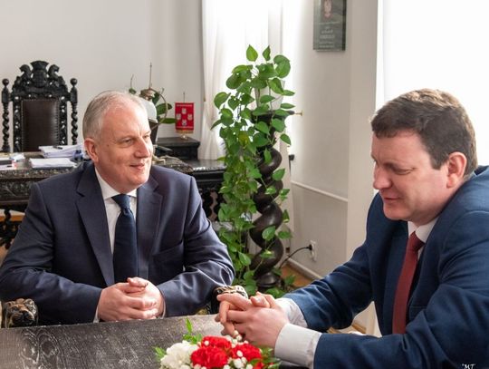 Wojewoda spotkał się z ambasadorem Łotwy. Rozmawiali też o Ukrainie