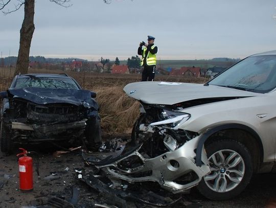 Wypadek w Kielnie. Zderzenie dwóch aut. 