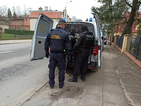 Z chodnika do zakładu karnego. Był poszukiwany listem gończym
