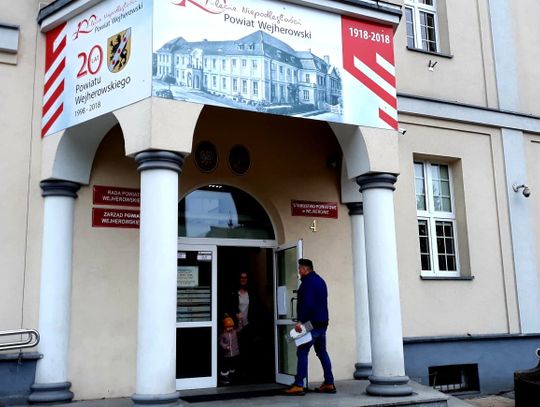 Zmiany od czwartku. Starostwo będzie otwarte