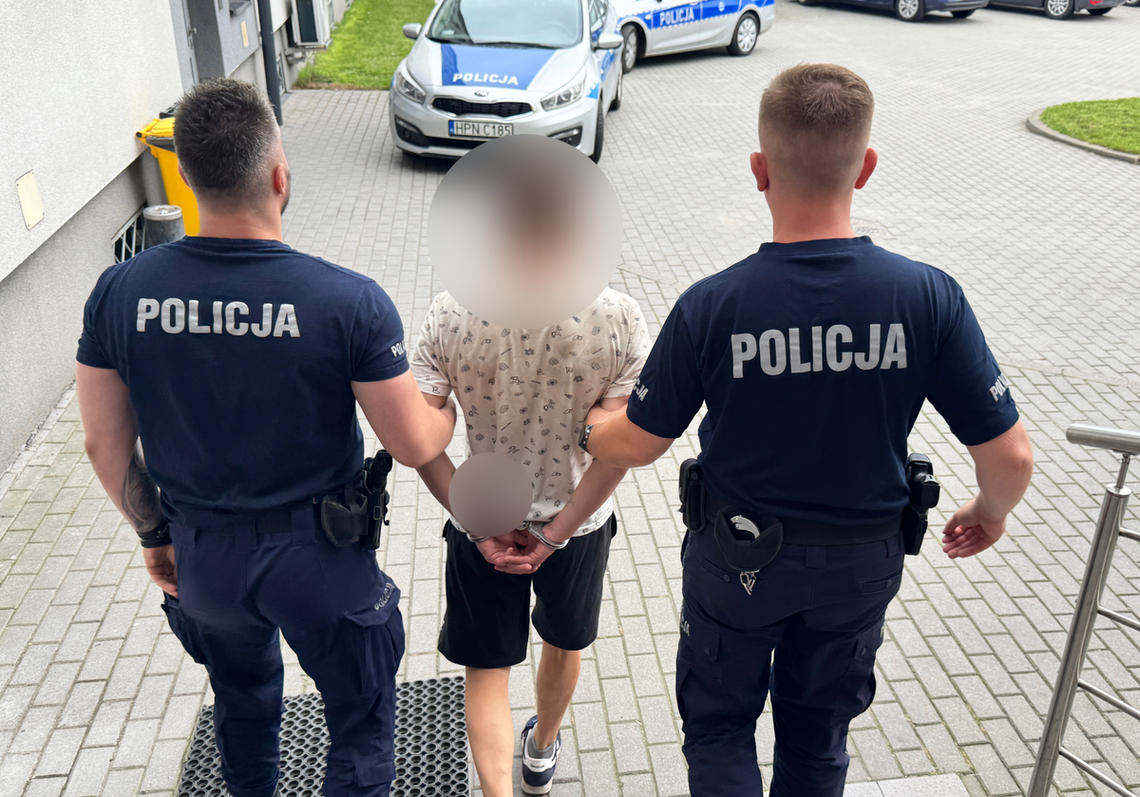 Agresywny 30-latek aresztowany – szereg zarzutów za napaść, narkotyki i groźby wobec dziecka