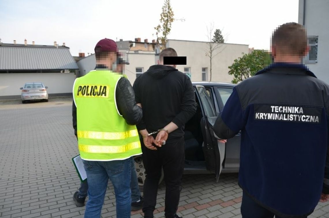 Był poszukiwany, nie zatrzymał sie do kontroli, uciekał i... Ma kilkanaście zarzutów