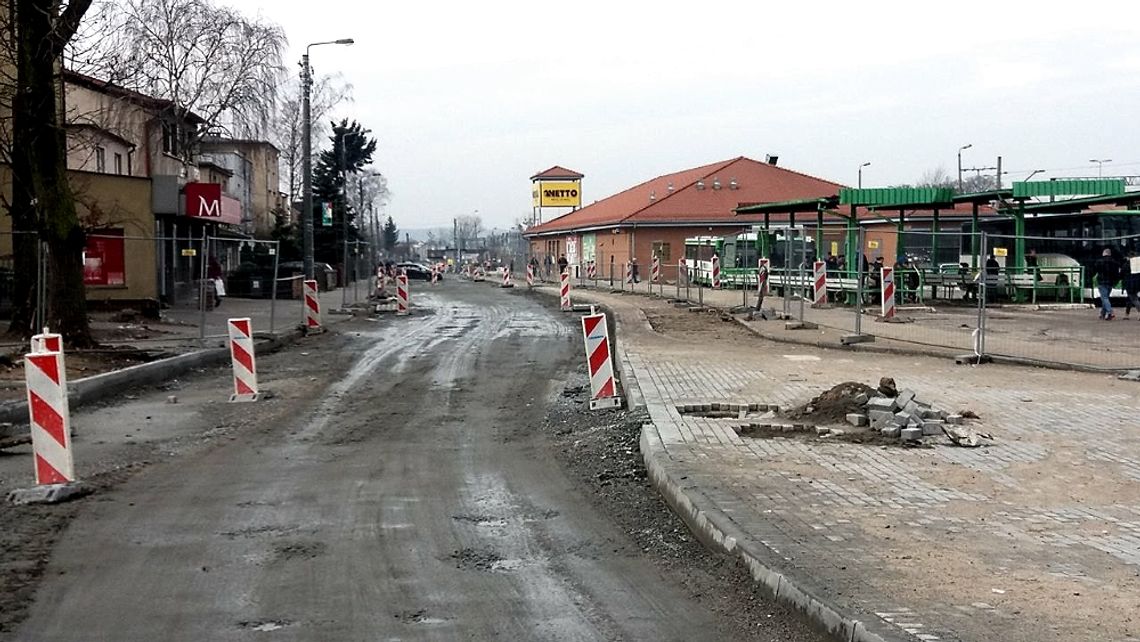 Chwilowe utrudnienia. Przy dworcu i w kierunku Piaśnicy nastąpią zmiany w  ruchu. 