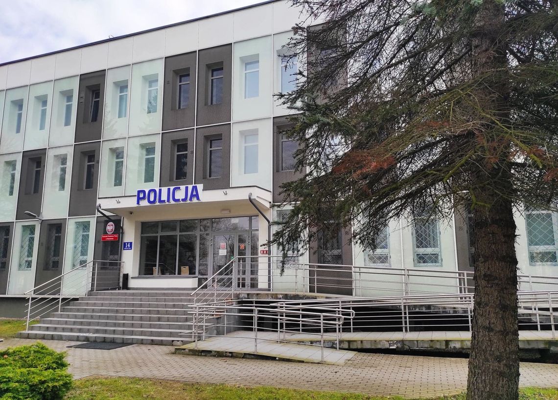 Cocid 19. Policjanci sprawdzają jak mieszkańcy stosują się do obostrzeń