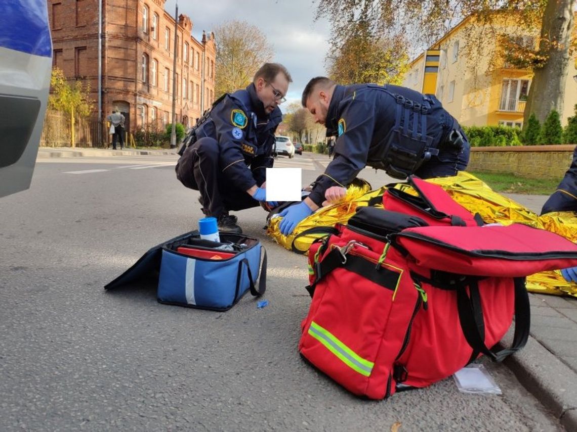 Dostał ataku padaczki. Pomogli strażnicy miejscy Dostał ataku padaczki. Pomogli strażnicy miejscy