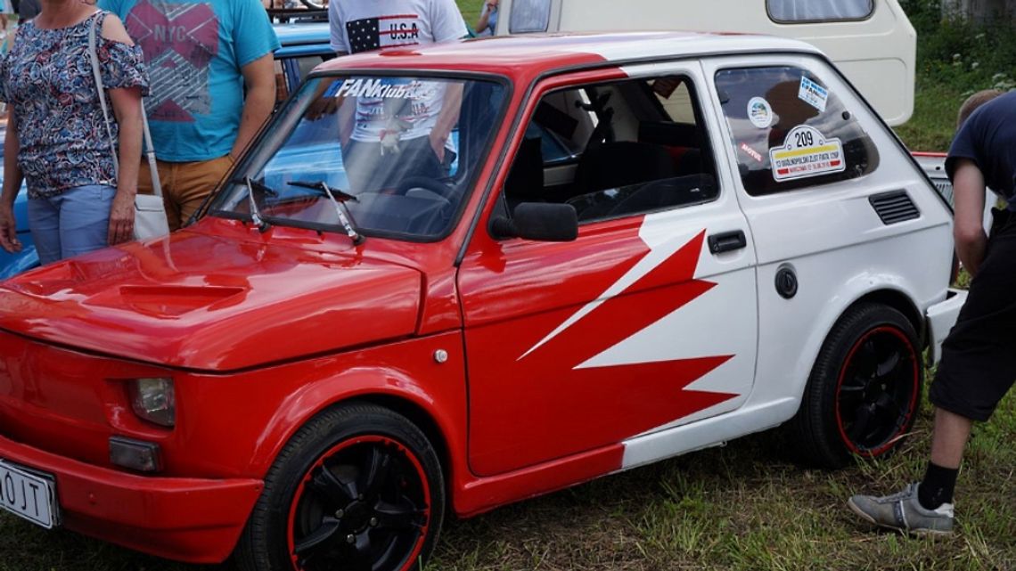 Gratka dla fanów Fiatów 126 p. Zlot w Przetoczynie. Zagoszczą też w Wejherowie. 