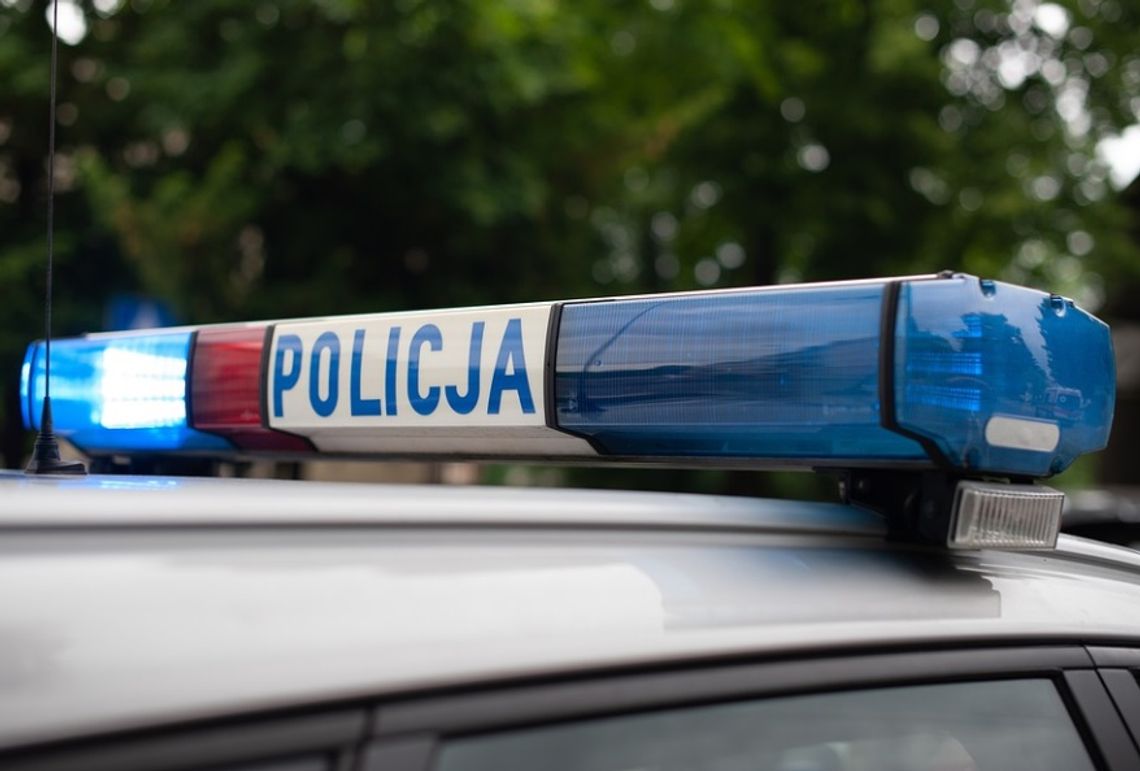 Jadąc autem po chodniku uszkodziła inne pojazdy. Była nietrzeźwa