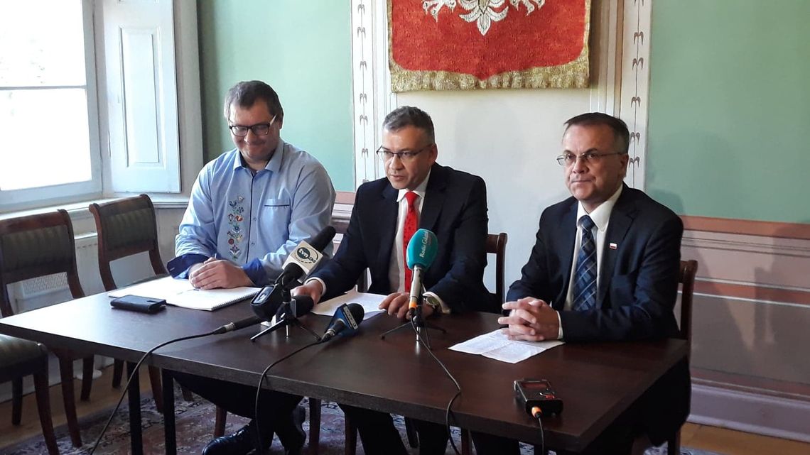 Jarosław Sellin w Wejherowie. Odwiedził "Książnicę". 