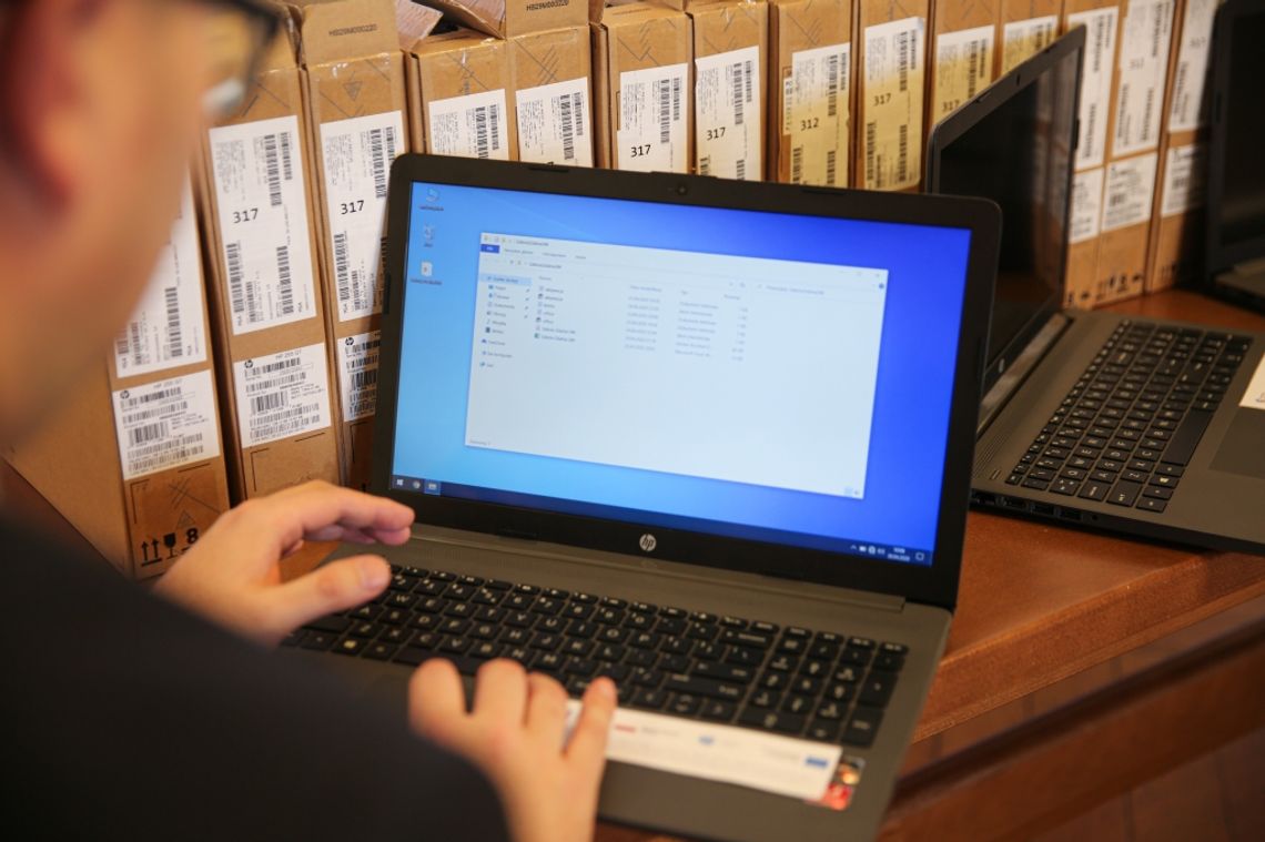 Laptopy dla uczniów. 50 sztuk do wejherowskich szkół