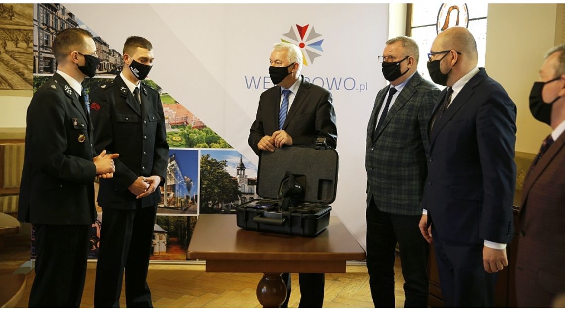 Miasto wspiera straż pożarną. Nowa kamera termowizyjna 