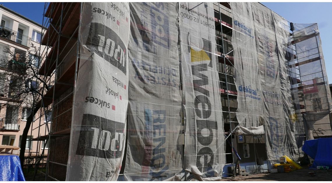 Modernizacja budynku na Kalwaryjskiej. Budynek komunalny