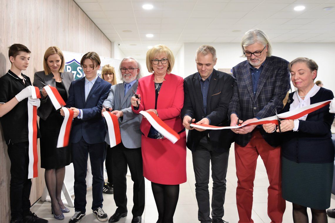 Nowe pracownie w redzkiej szkole. Druk cyfrowy oraz poligrafia