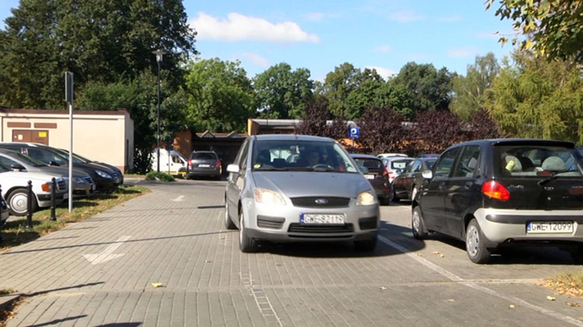 Parking płatny przy starostwie