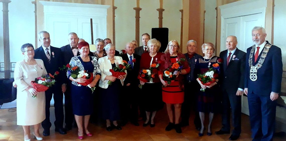 Pół wieku wspólnej drogi. Medale za długoletnie pożycie małżeńskie